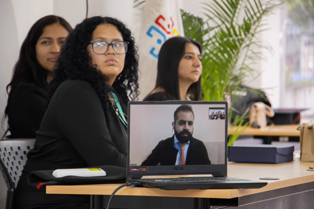 Nuevos intérpretes de Lengua de Señas Ecuatoriana graduados por MILSEC